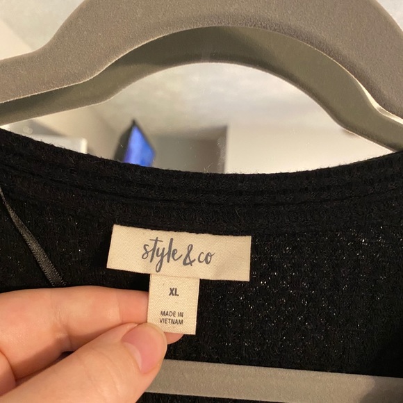 Plus size sweater - Picture 3 of 4